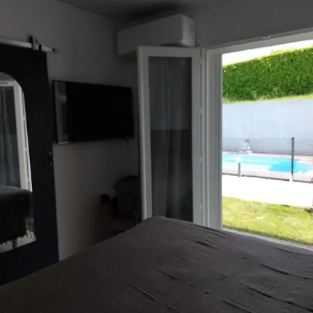 Entier Avec Piscine